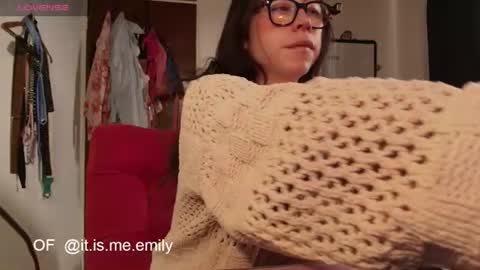 emily_pearl_ online show from July 22, 5:50 pm