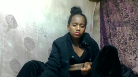 estancelee online show from June 22, 12:47 am