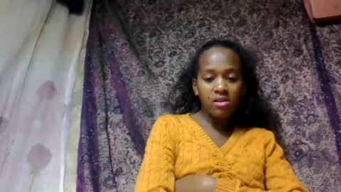 estancelee online show from July 18, 11:17 am