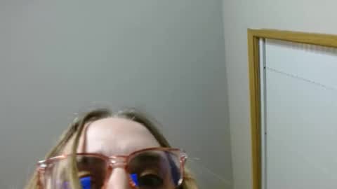 exyevatell online show from June 1, 4:03 am