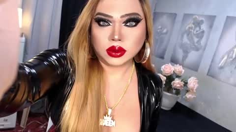 vana online show from July 19, 6:23 pm