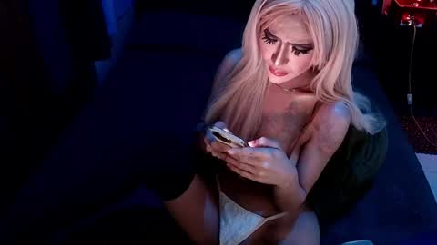 QUEEN OF COMMAND and CUMDUNGEON9 online show from May 26, 12:24 pm