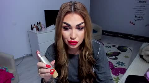 Nicole.. online show from January 17, 5:32 am