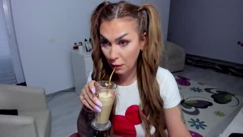 Nicole.. online show from February 14, 5:19 am