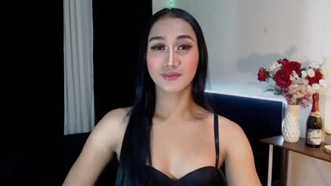 gorgeous_nicole online show from March 6, 1:21 am