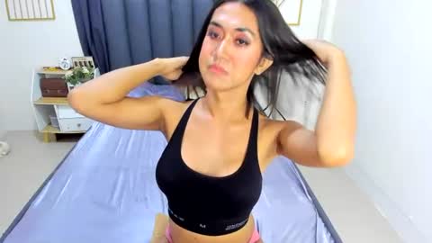 hannah_louissex online show from July 11, 12:15 am