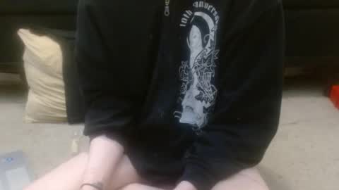 Holly Hawkes online show from September 27, 1:25 am