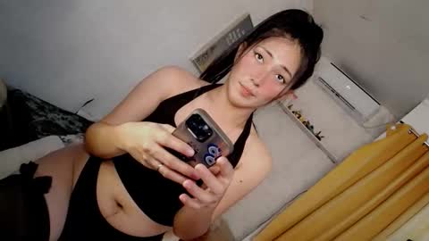 its me CLAUDIA online show from October 29, 6:00 am