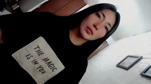 its me CLAUDIA online show from June 2, 9:33 am
