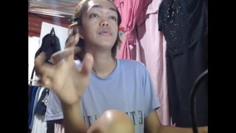 hot_moma69 online show from March 8, 2:59 am