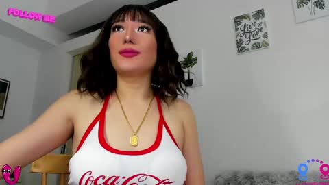 Snapshot of hottycrishinaxx chatting on March 8, 4:23 am crishinahotty online show from March 8, 4:23 am