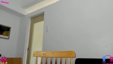 Snapshot of hottycrishinaxx chatting on October 16, 7:09 am crishinahotty online show from October 16, 7:09 am