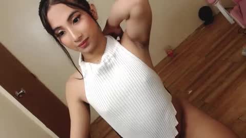 Snapshot of hugeasiancockandrea chatting on December 26, 1:32 pm drea  online show from December 26, 1:32 pm