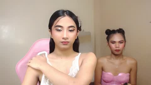 Snapshot of hugeasiancockandrea chatting on December 29, 10:47 pm drea  online show from December 29, 10:47 pm