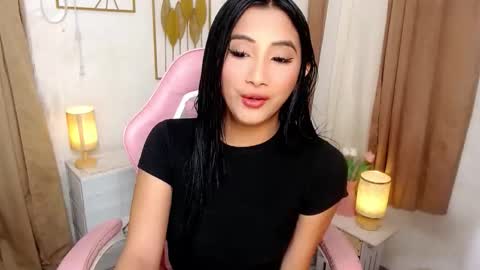 Snapshot of hugeasiancockandrea chatting on October 8, 10:11 pm drea  online show from October 8, 10:11 pm