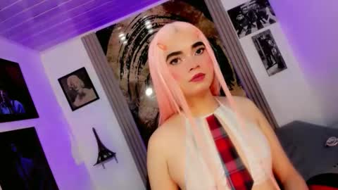 Isabella Vogue online show from June 4, 7:39 pm