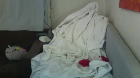 jeanekittycat online show from April 3, 6:33 am