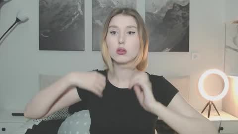 jessstonem online show from November 3, 8:41 pm