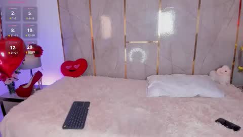 Jiggly online show from February 8, 5:46 am