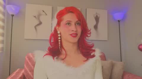 Juliana online show from December 17, 6:35 pm