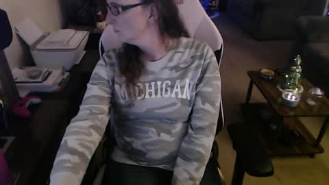 Camprincess331 online show from November 28, 2:57 am