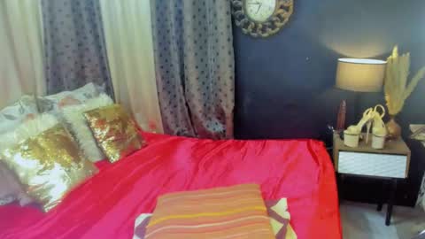 Snapshot of katarina_hot_mistress chatting on October 24, 12:43 pm katarina online show from October 24, 12:43 pm