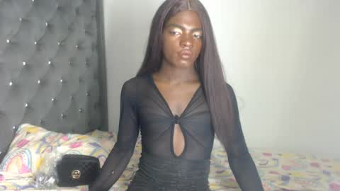 kenia_nihiara online show from July 12, 3:15 pm