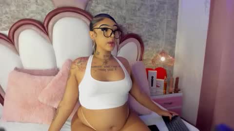 Khelany Isyy  online show from February 28, 1:51 pm