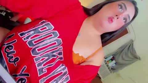 kiacum4u online show from November 6, 6:35 am