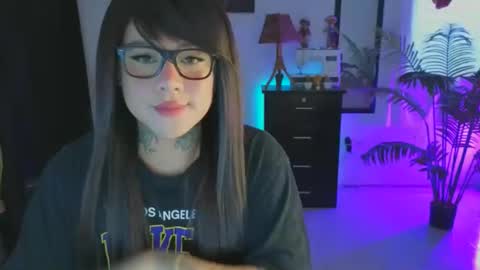 Kimberly Polizzi     online show from November 30, 7:27 pm