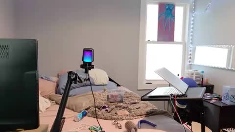 Onya online show from February 22, 7:03 pm