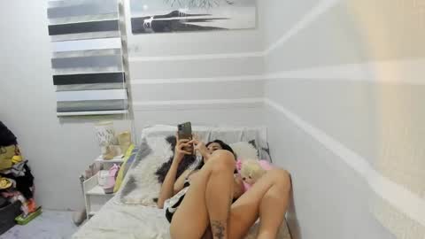 Eynah online show from December 5, 2:17 pm