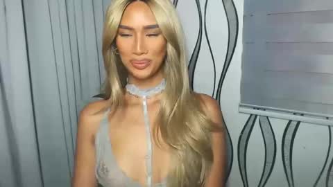 Lana online show from February 16, 2:54 pm