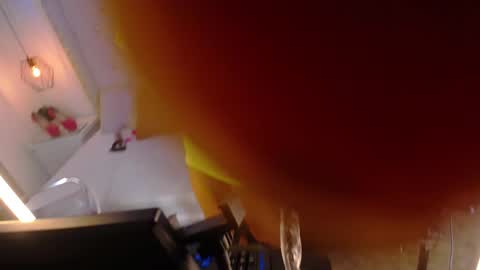 lara online show from December 19, 3:56 am