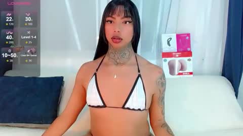 Laura online show from January 15, 11:14 pm