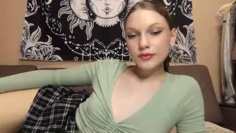 Julia  online show from March 11, 4:54 am