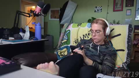 Linzy19 online show from March 2, 3:42 pm