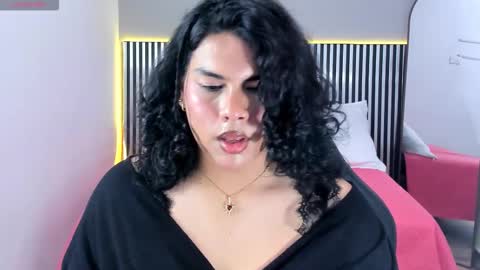 Snapshot of little_alli chatting on October 21, 8:43 pm L I T T L E A L L I online show from October 21, 8:43 pm