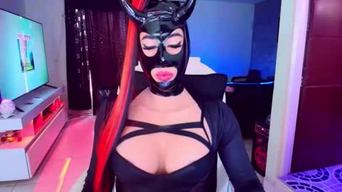 Snapshot of lizagothdoll chatting on December 3, 9:06 pm Liza Goth online show from December 3, 9:06 pm