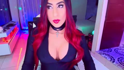 Snapshot of lizagothdoll chatting on March 8, 10:45 pm Liza Goth online show from March 8, 10:45 pm