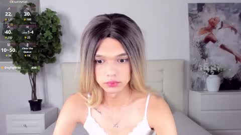 lizzydelrey online show from June 12, 2:54 am