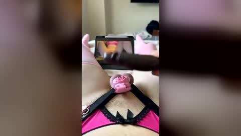 Locked Layla online show from June 16, 7:14 pm