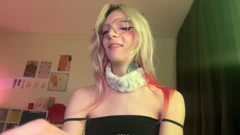 LORA online show from March 6, 8:56 pm