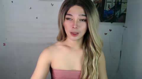 louilalicious online show from February 12, 5:05 pm