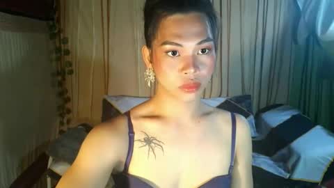 lovely_krizzy online show from February 3, 11:26 am