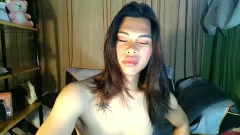 lovely_krizzy online show from February 7, 2:39 am