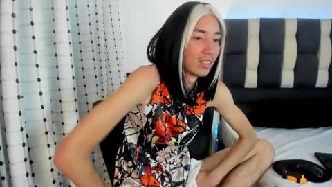 loverisu online show from December 17, 10:37 pm