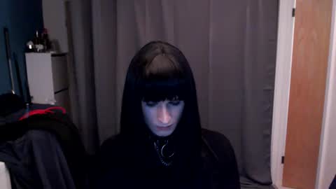 LucyfurXd online show from May 28, 9:51 am