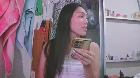 Snapshot of luxy27 chatting on October 27, 4:59 pm nikke online show from October 27, 4:59 pm