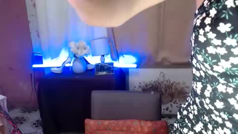 madalina1992 online show from January 12, 10:43 pm